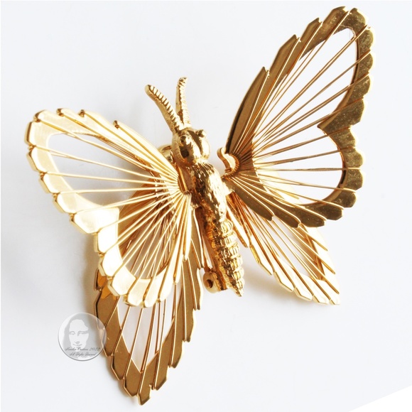 Vintage Butterfly Brooch Pin Gold Metal Figural Dimensional by Monet 1980s - Picture 5 of 10